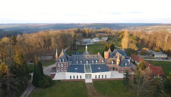 Chateau-Le-Vaillant-1-scaled.jpg